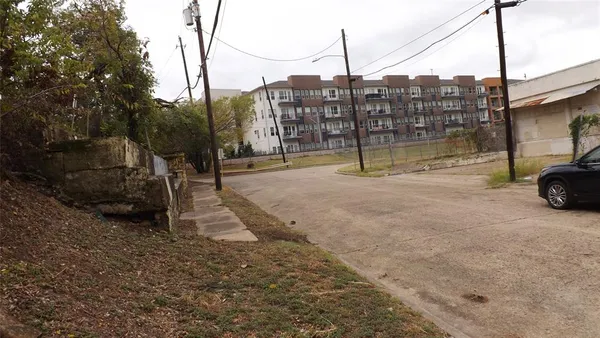 $395,000 | 1117 Powhattan Street, Dallas, TX 75215