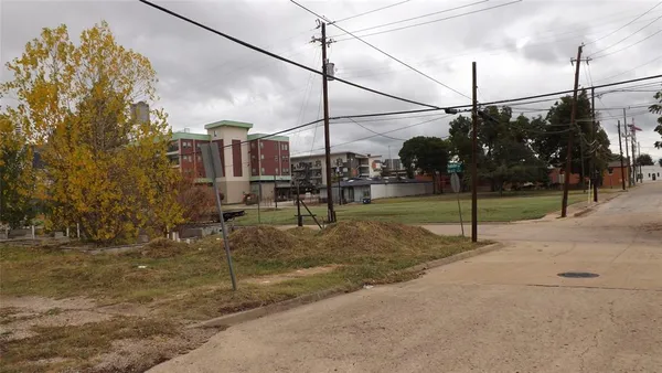 $395,000 | 1117 Powhattan Street, Dallas, TX 75215