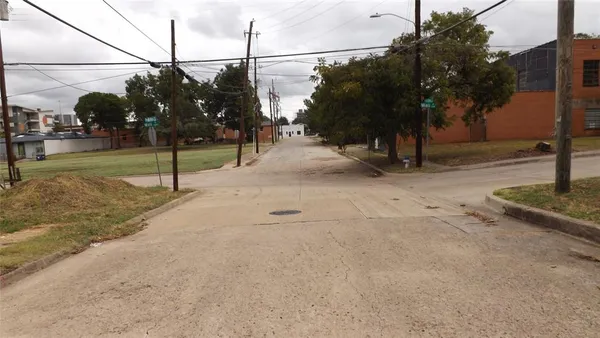 $395,000 | 1117 Powhattan Street, Dallas, TX 75215
