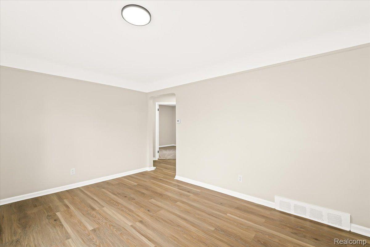 14820 Frazho Road Warren, MI 48089 - Photo 5 of 23 Gallery Image 5