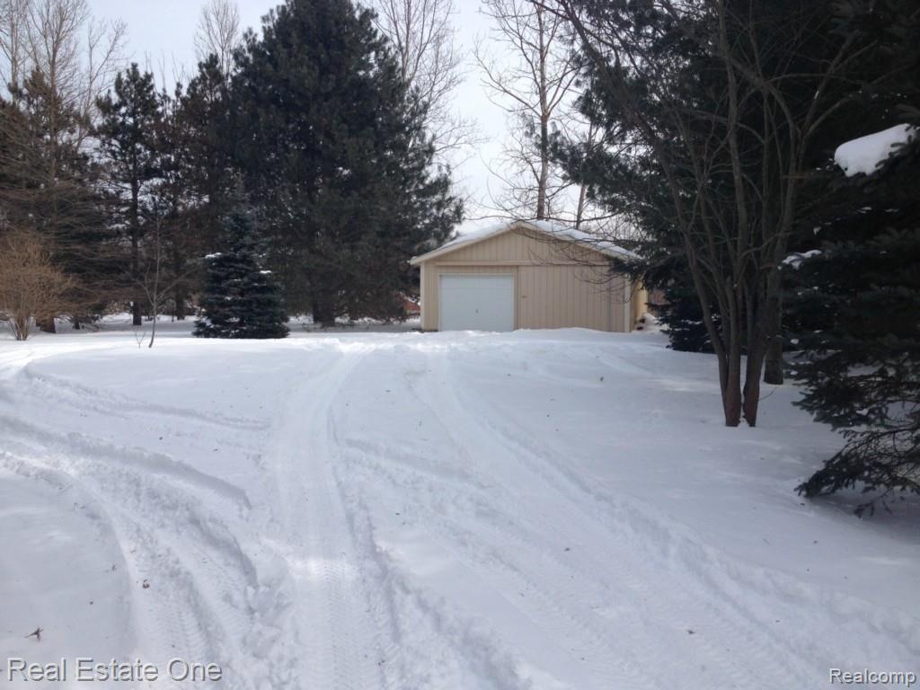 6280 McGuire Road Fenton, MI 48430 - Photo 5 of 6 5.jpeg