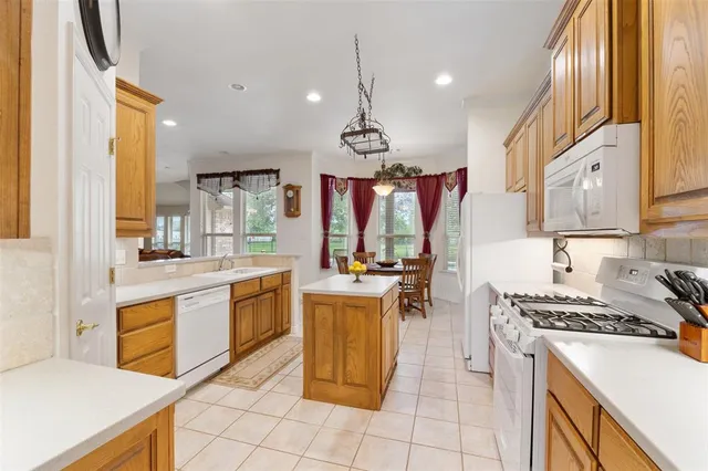 $565,000 | 507 West Aurora Vista Trail, Aurora, TX 76078