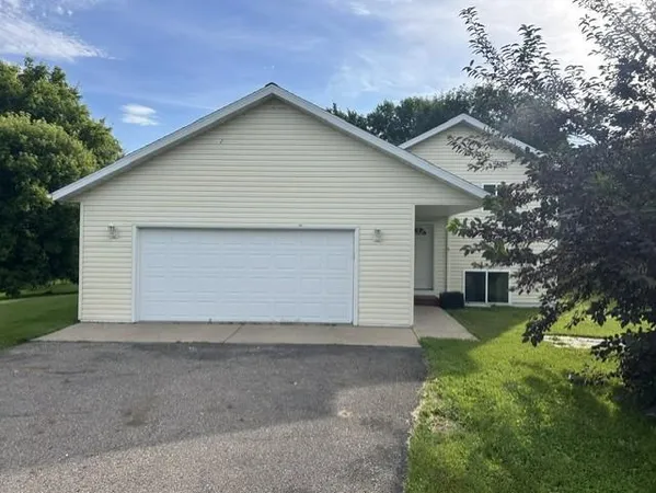 $289,000 | 301 Lakeview Drive, Lake Park, MN 56554