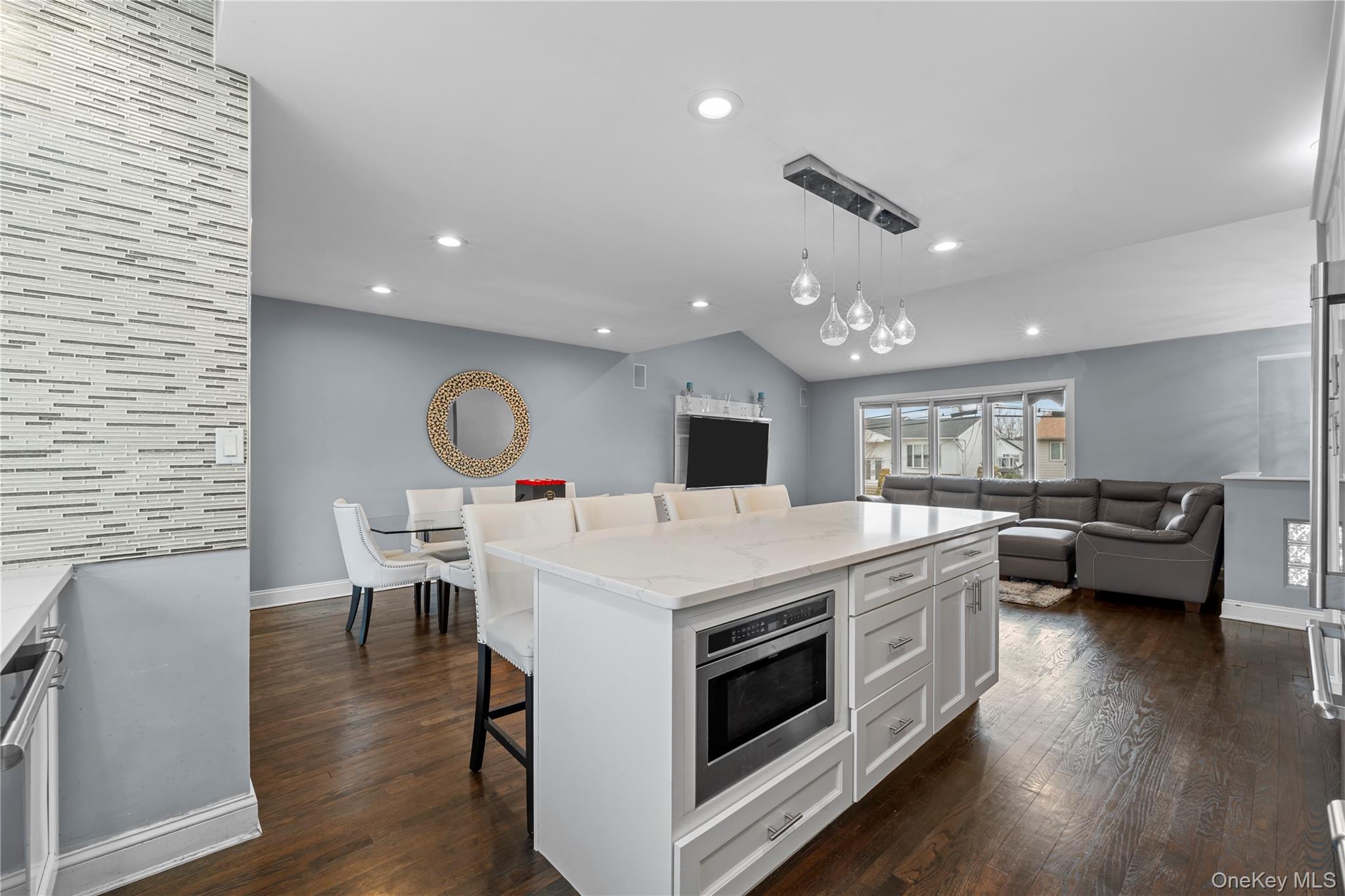 2812 Covered Bridge Road Merrick, NY 11566 - Photo 14 of 35