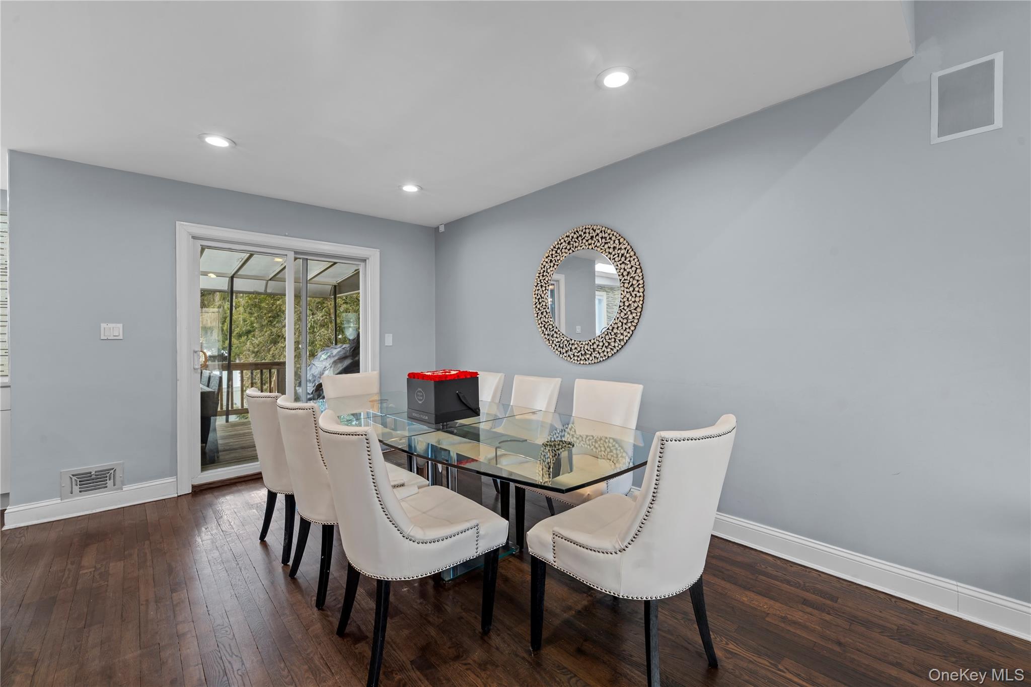 2812 Covered Bridge Road Merrick, NY 11566 - Photo 15 of 35