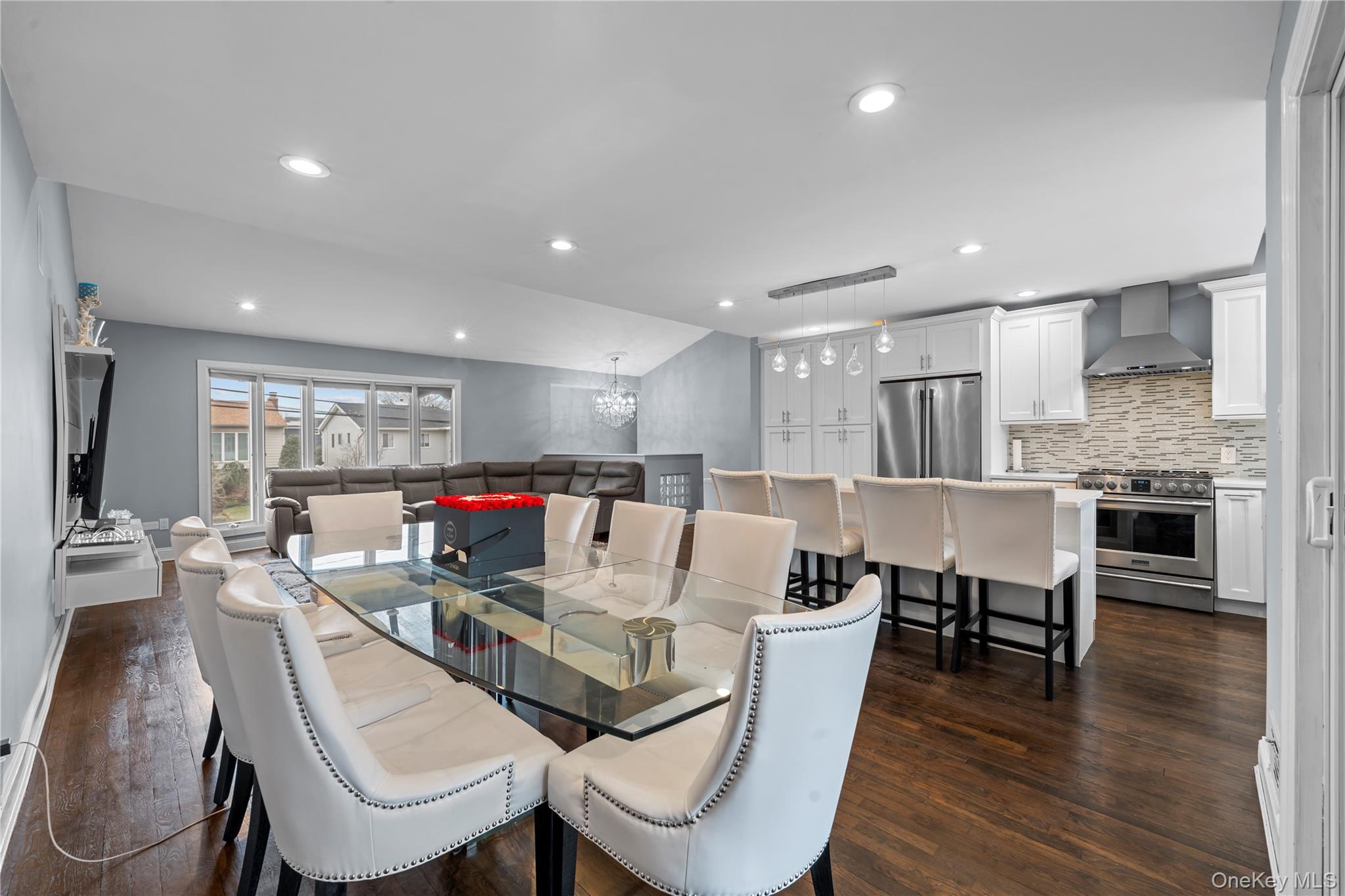 2812 Covered Bridge Road Merrick, NY 11566 - Photo 16 of 35