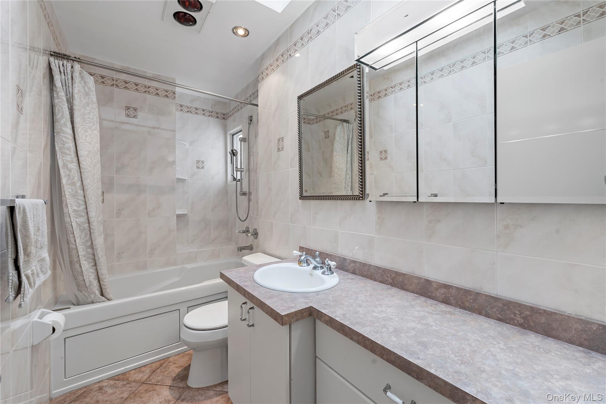 2812 Covered Bridge Road Merrick, NY 11566 - Photo 19 of 35