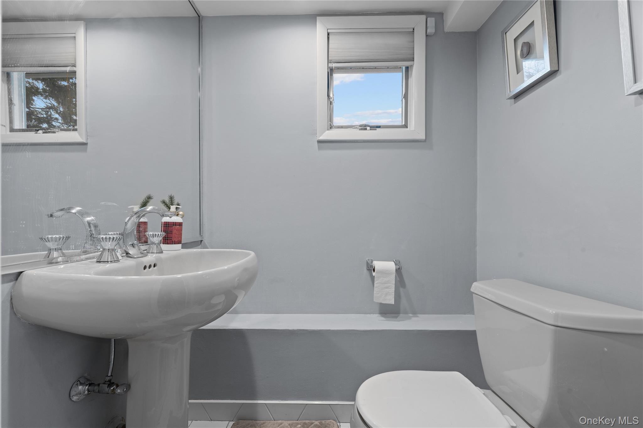 2812 Covered Bridge Road Merrick, NY 11566 - Photo 26 of 35