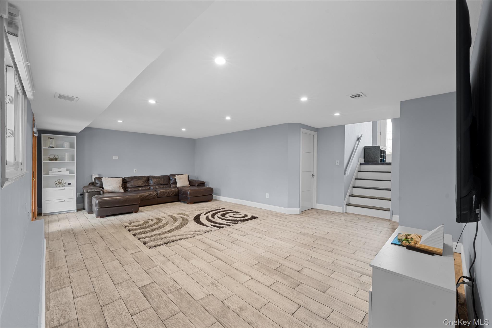 2812 Covered Bridge Road Merrick, NY 11566 - Photo 27 of 35