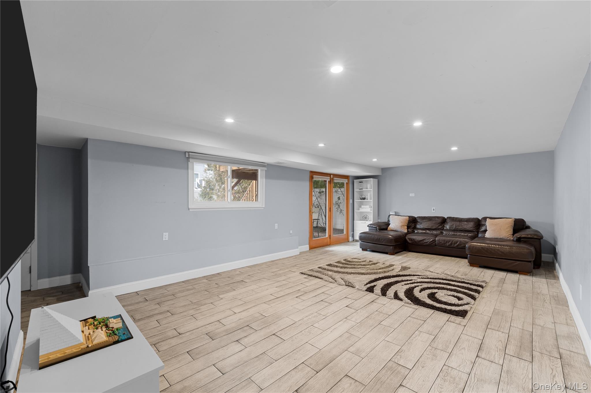 2812 Covered Bridge Road Merrick, NY 11566 - Photo 29 of 35