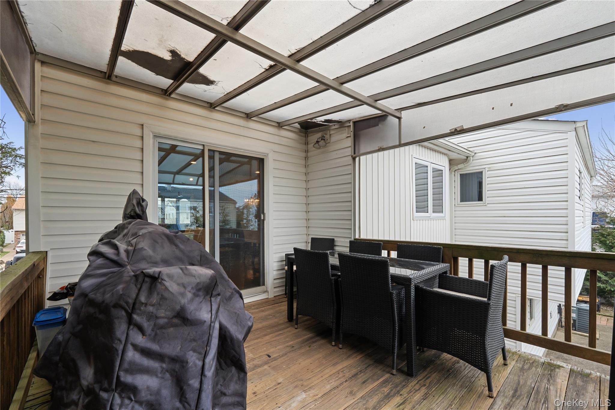 2812 Covered Bridge Road Merrick, NY 11566 - Photo 30 of 35