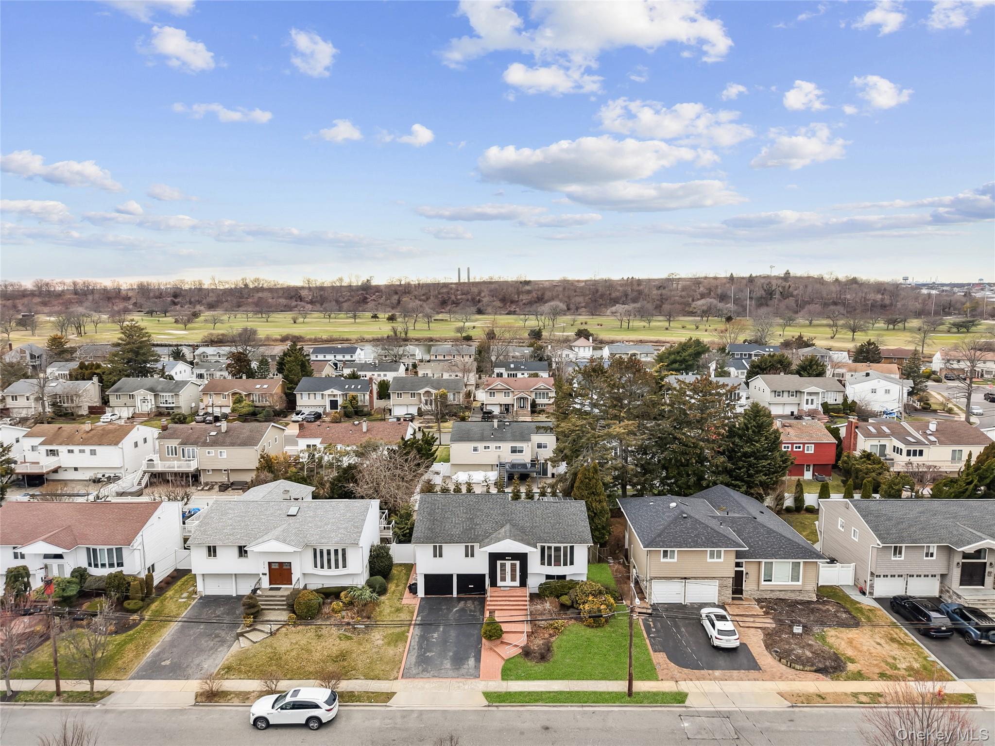 2812 Covered Bridge Road Merrick, NY 11566 - Photo 32 of 35