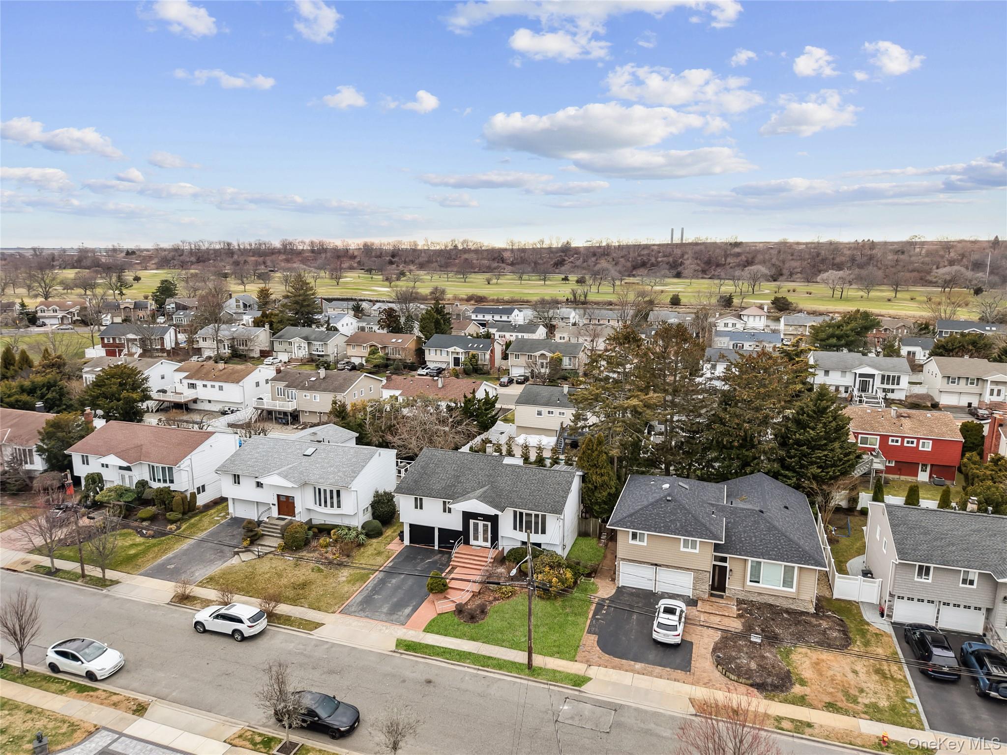2812 Covered Bridge Road Merrick, NY 11566 - Photo 33 of 35