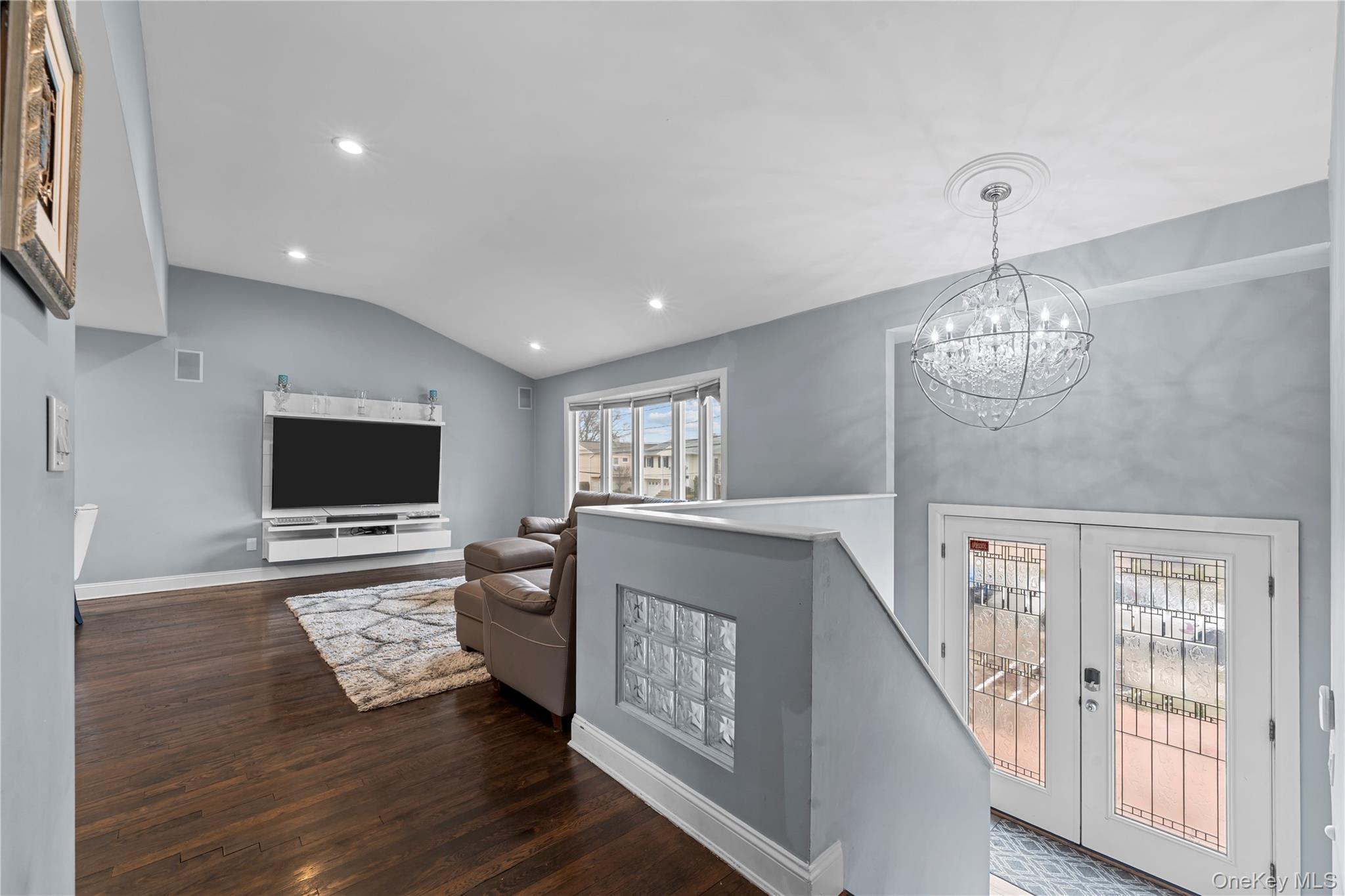 2812 Covered Bridge Road Merrick, NY 11566 - Photo 4 of 35