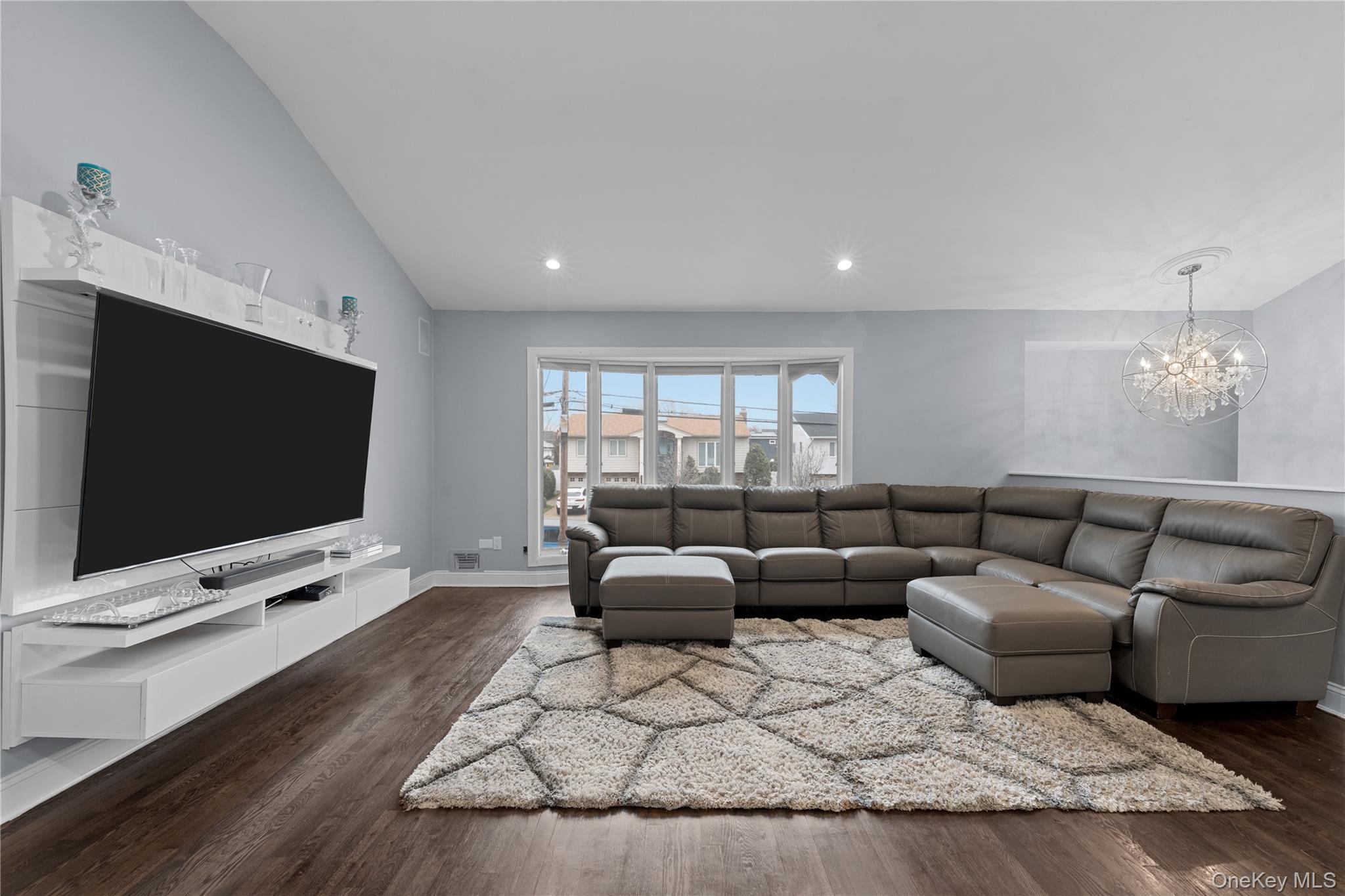 2812 Covered Bridge Road Merrick, NY 11566 - Photo 5 of 35