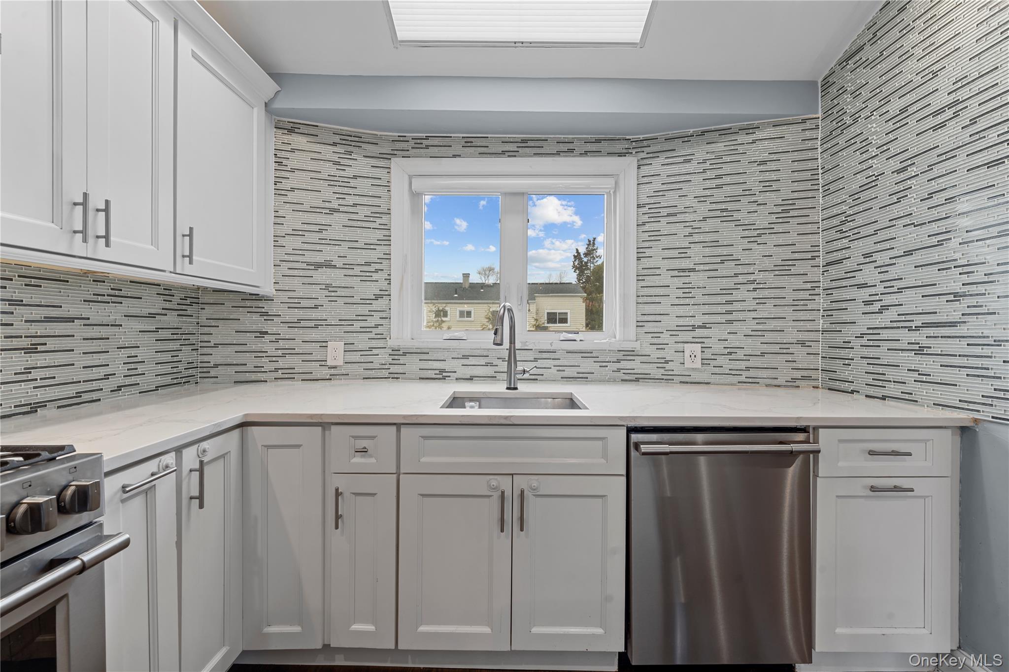 2812 Covered Bridge Road Merrick, NY 11566 - Photo 10 of 35