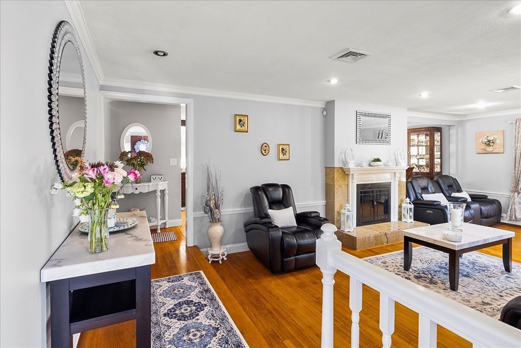3 Greenview Road Stoneham, MA 02180 - Photo 4 of 33 Gallery Image 4