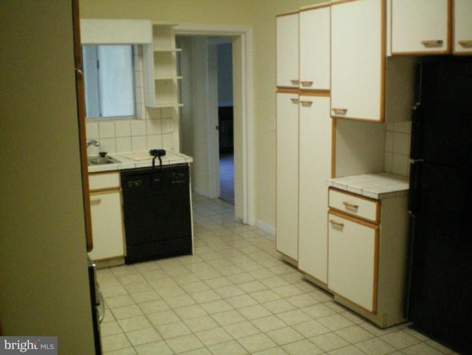 720 Howard Road Pikesville, MD 21208 - Photo 3 of 9 Kitchen