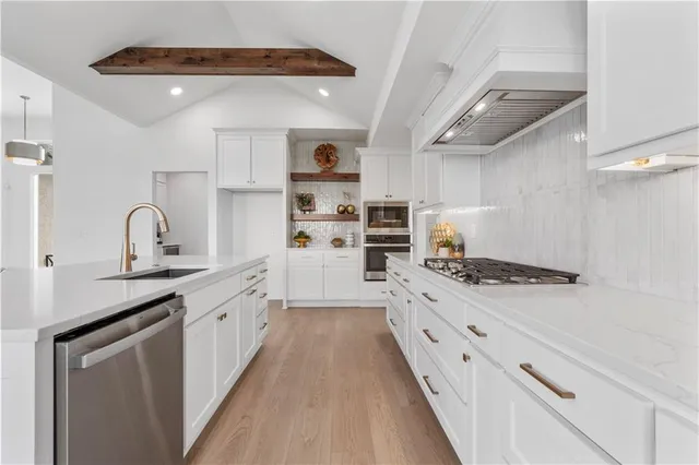 $784,900 | 1504 Northeast Stewart Place, Lee's Summit, MO 64064