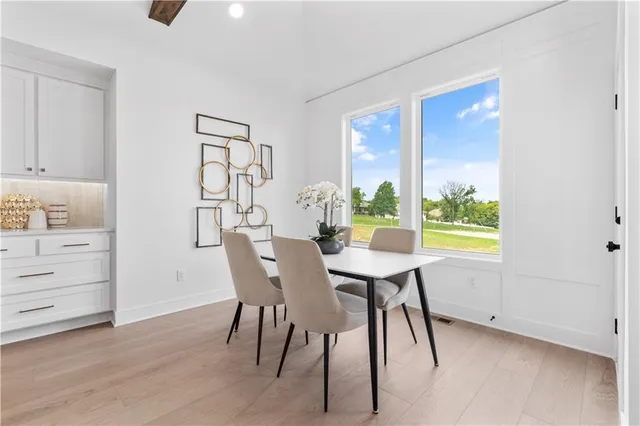 $784,900 | 1504 Northeast Stewart Place, Lee's Summit, MO 64064