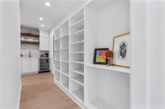 $784,900 | 1504 Northeast Stewart Place, Lee's Summit, MO 64064