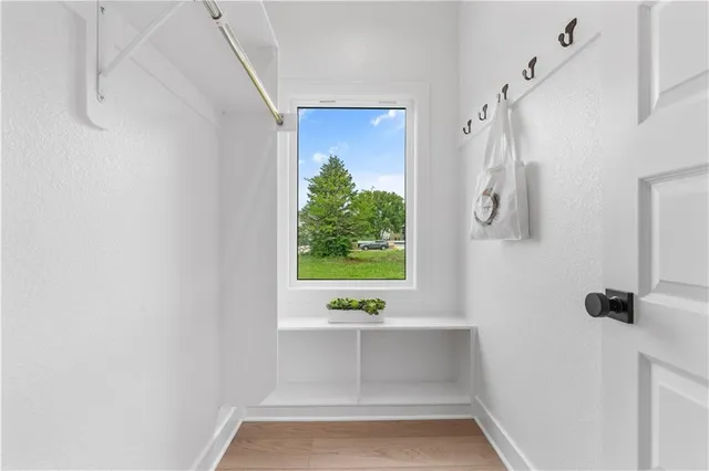 $784,900 | 1504 Northeast Stewart Place, Lee's Summit, MO 64064