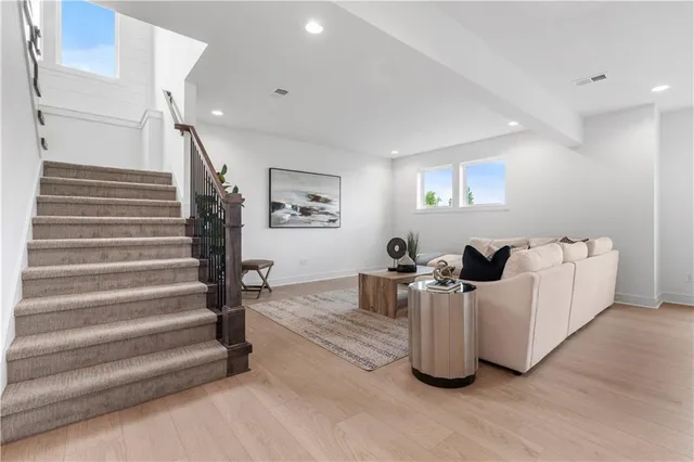 $784,900 | 1504 Northeast Stewart Place, Lee's Summit, MO 64064