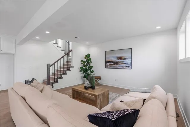 $784,900 | 1504 Northeast Stewart Place, Lee's Summit, MO 64064