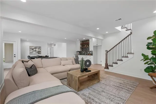 $784,900 | 1504 Northeast Stewart Place, Lee's Summit, MO 64064