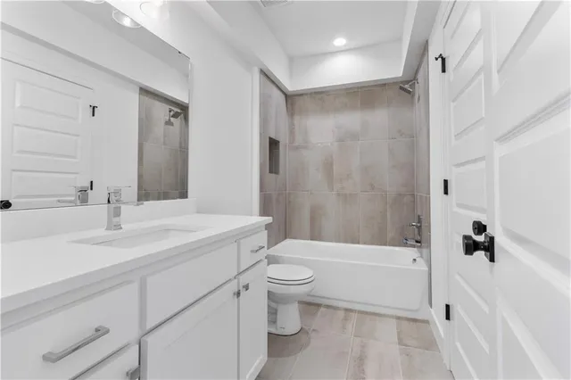 $784,900 | 1504 Northeast Stewart Place, Lee's Summit, MO 64064