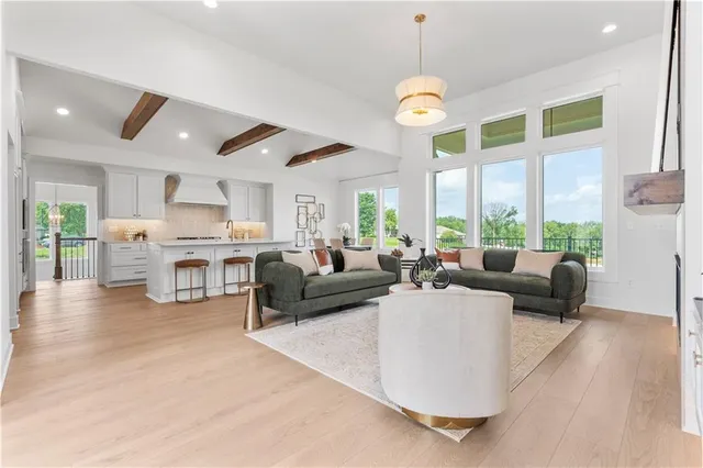 $784,900 | 1504 Northeast Stewart Place, Lee's Summit, MO 64064