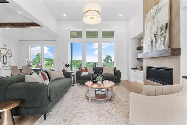 $784,900 | 1504 Northeast Stewart Place, Lee's Summit, MO 64064