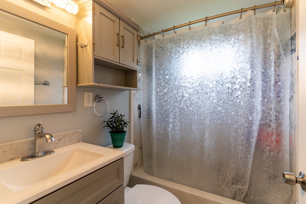 37 Tingley Road Braintree, MA 02184 - Photo 16 of 33 Gallery Image 16