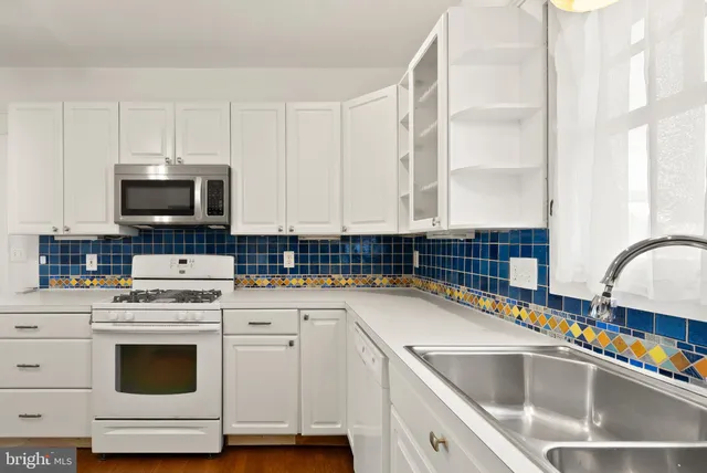 $750,000 | 820 Locust Street, Herndon, VA 20170