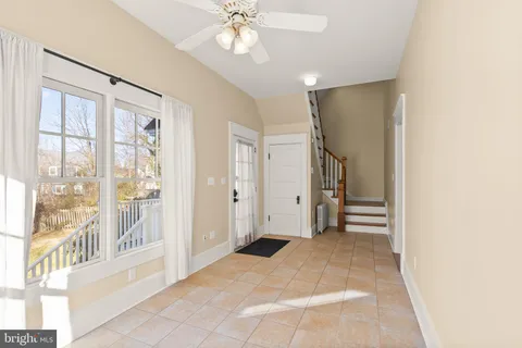 $750,000 | 820 Locust Street, Herndon, VA 20170