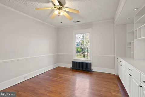 $750,000 | 820 Locust Street, Herndon, VA 20170