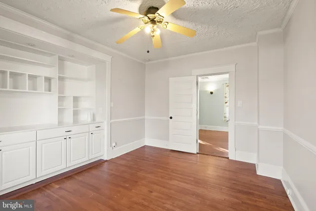 $750,000 | 820 Locust Street, Herndon, VA 20170