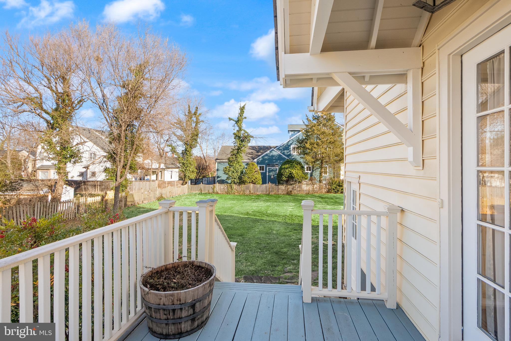 820 Locust Street Herndon, VA 20170 - Photo 43 of 55 a view of balcony with a swing