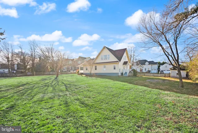 $750,000 | 820 Locust Street, Herndon, VA 20170