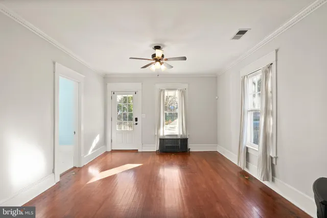 $750,000 | 820 Locust Street, Herndon, VA 20170