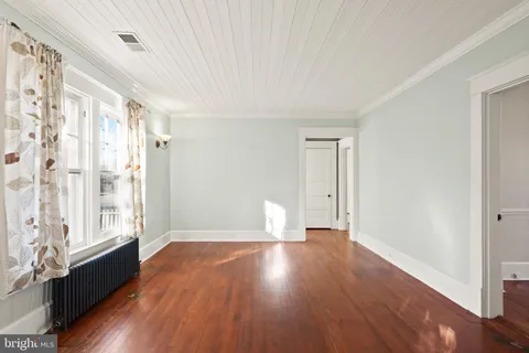 $750,000 | 820 Locust Street, Herndon, VA 20170