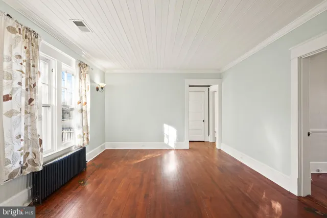 $750,000 | 820 Locust Street, Herndon, VA 20170