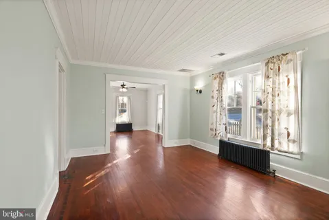 $750,000 | 820 Locust Street, Herndon, VA 20170