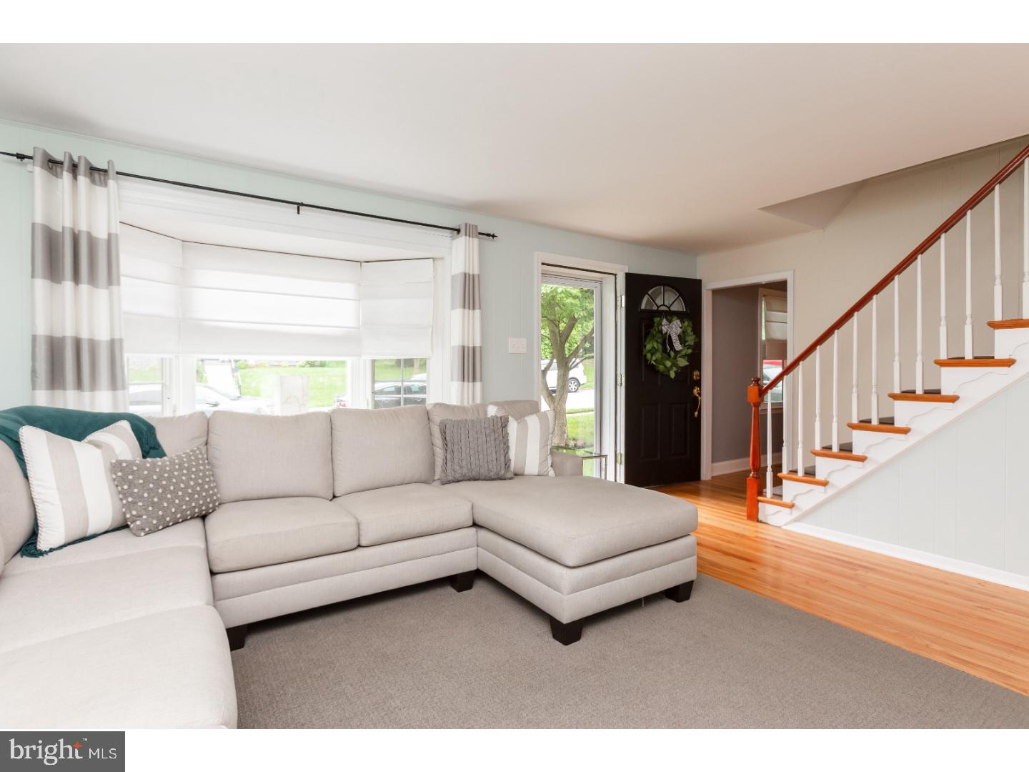 200 Golf Hills Road Havertown, PA 19083 - Photo 4 of 23 Living Room