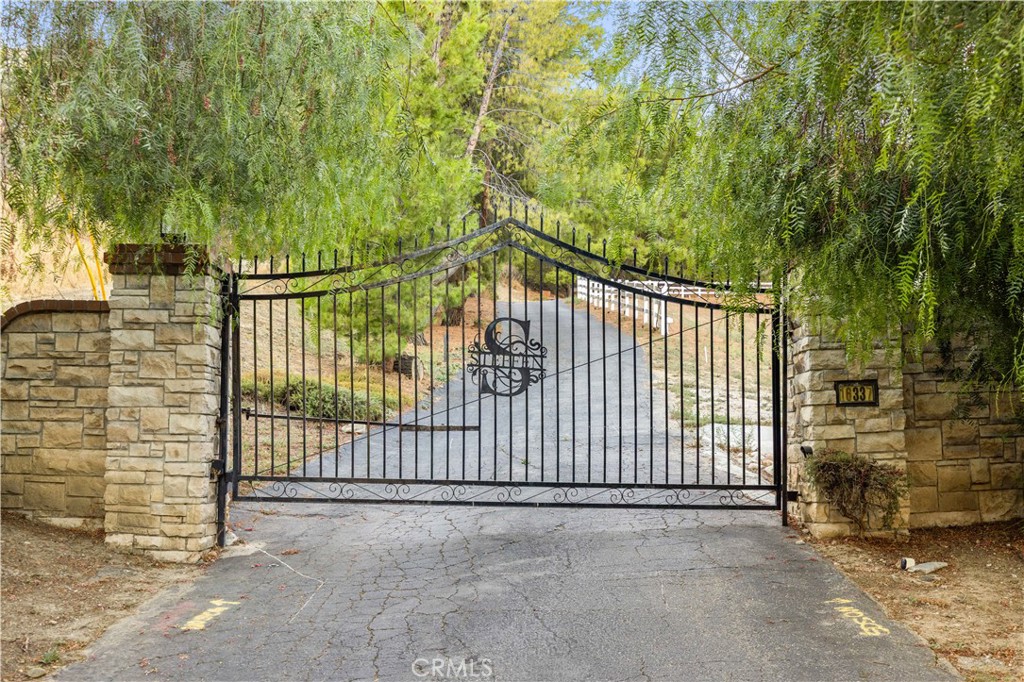 16337 Ravenglen Road Canyon Country, CA 91387 - Photo 46 of 50 a view of a fence