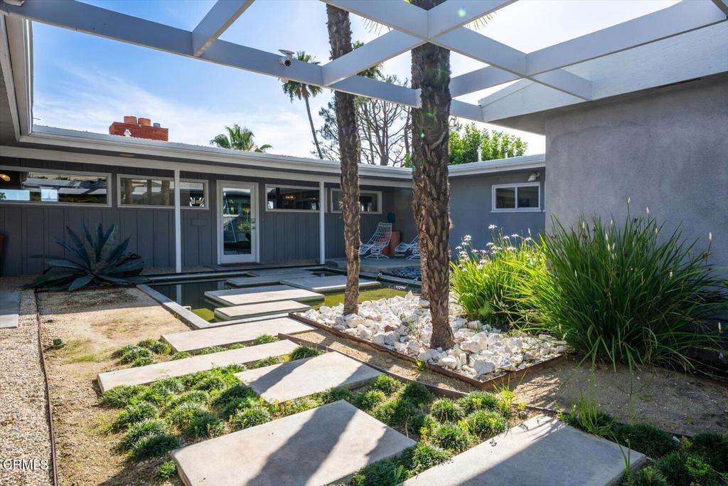 1900 Ransom Road Glendale, CA 91201 - Photo 4 of 64 04-Courtyard