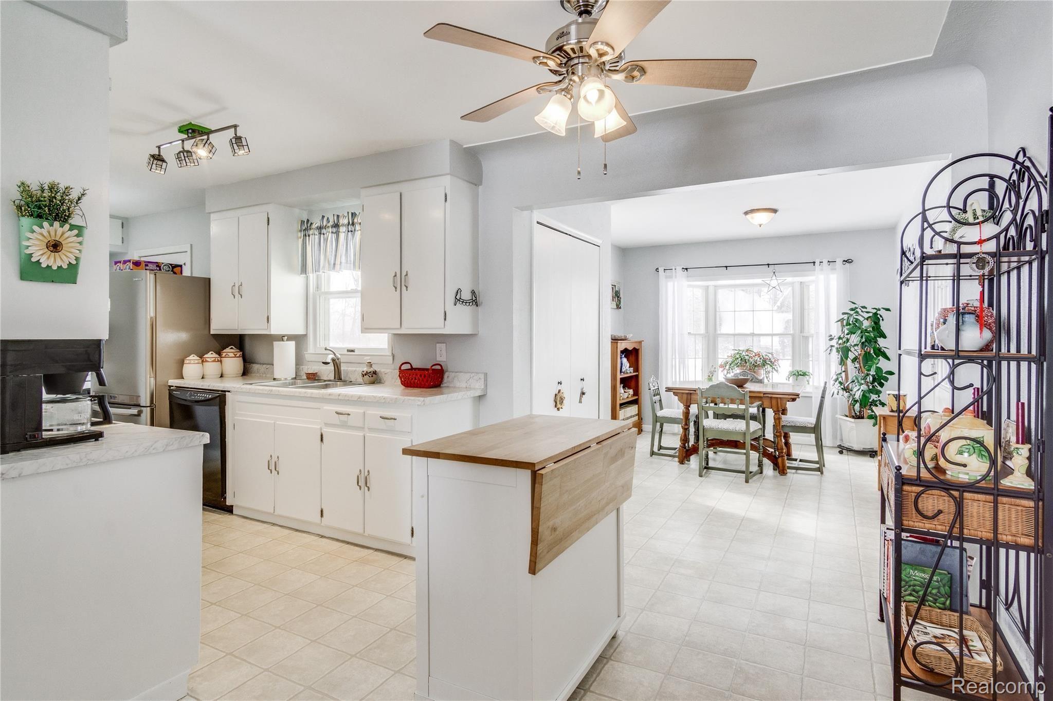 5419 Oak Grove Road Howell, MI 48855 - Photo 4 of 18 Interiors (7 of 28).jpg