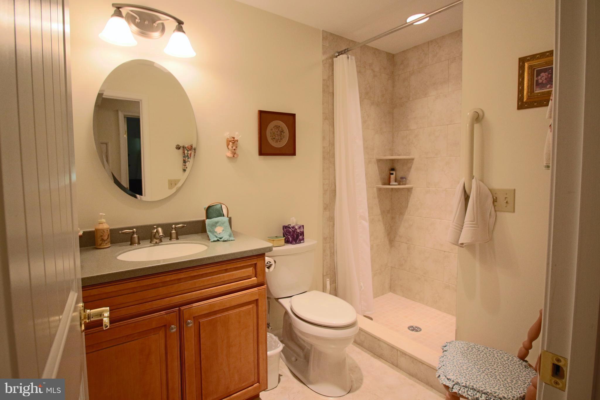 47 Cedar Road Severna Park, MD 21146 - Photo 21 of 30 Main Level Full Bath