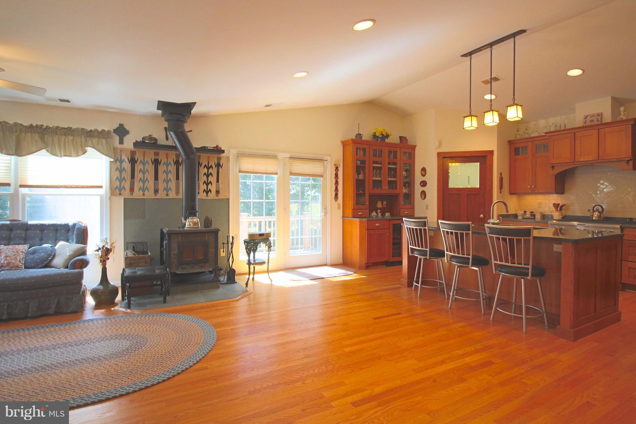 47 Cedar Road Severna Park, MD 21146 - Photo 10 of 30 Family Room