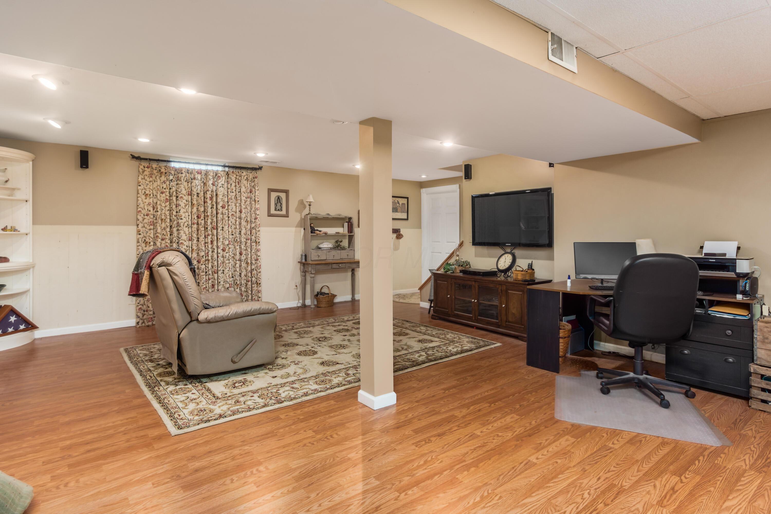3665 Saturn Road Hilliard, OH 43026 - Photo 29 of 31 b_-_3665_Saturn_Rd_-_063